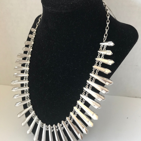 KENDRA SCOTT SILVER TONE METALLIC NECKLACE - Picture 3 of 4